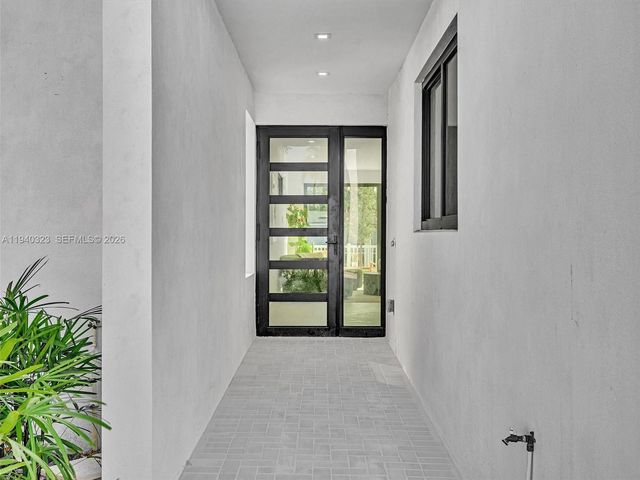 4640 SW 32nd Ave D1, Dania Beach, FL 33312