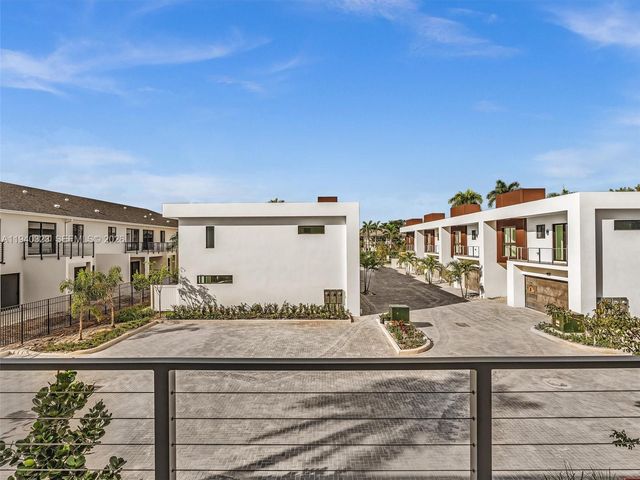 4640 SW 32nd Ave D1, Dania Beach, FL 33312