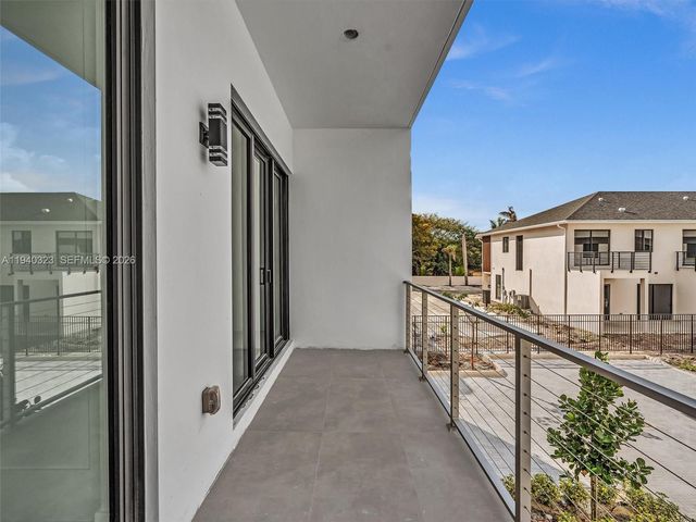 4640 SW 32nd Ave D1, Dania Beach, FL 33312