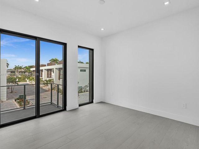 4640 SW 32nd Ave D1, Dania Beach, FL 33312