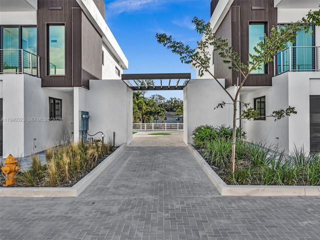 4640 SW 32nd Ave D1, Dania Beach, FL 33312