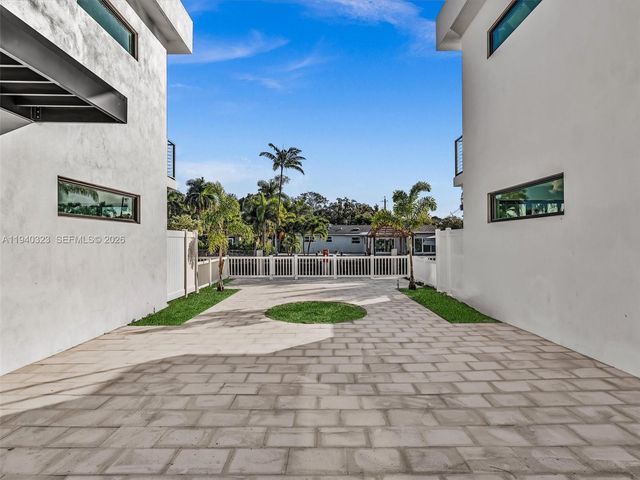 4640 SW 32nd Ave D1, Dania Beach, FL 33312