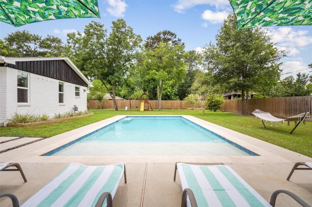 6811 Heron Drive, Houston, TX 77087