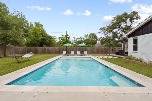 6811 Heron Drive, Houston, TX 77087