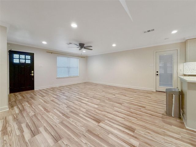 6811 Heron Drive, Houston, TX 77087