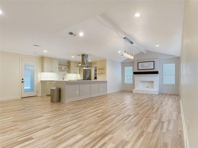 6811 Heron Drive, Houston, TX 77087