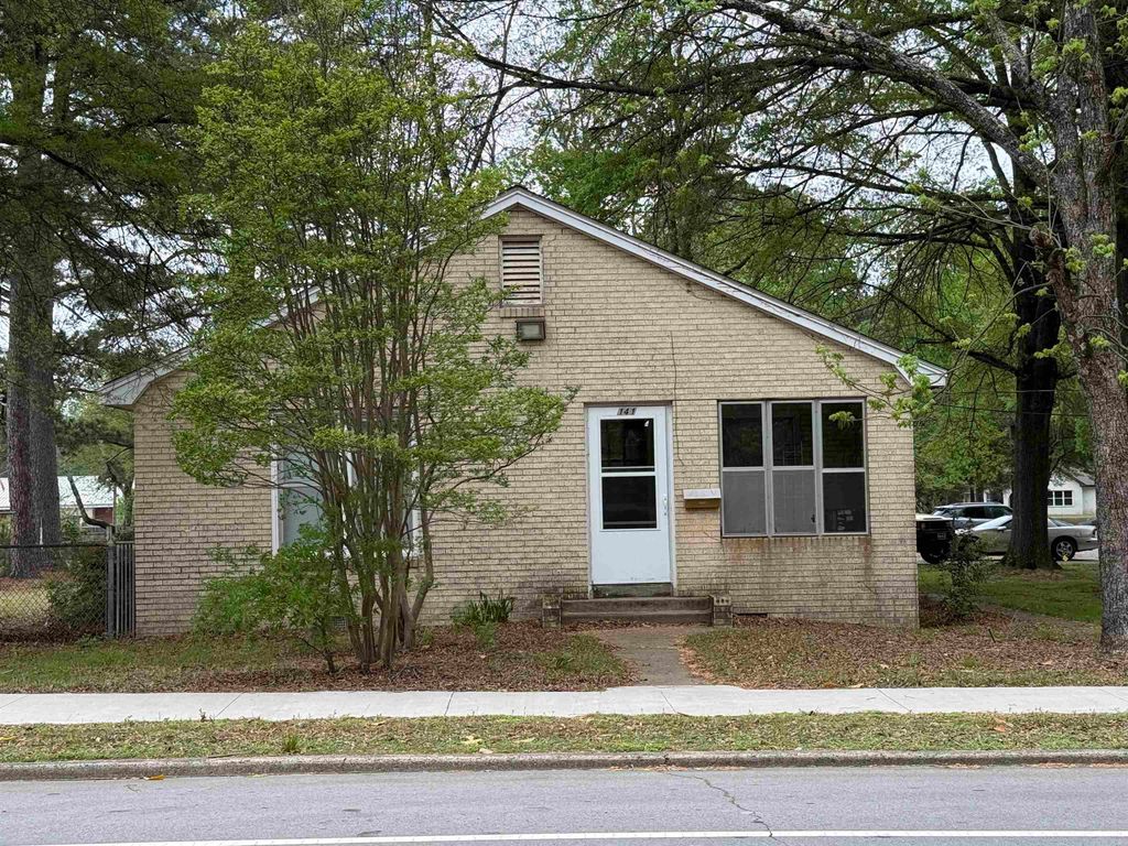 141 Conway Blvd., Conway, AR 72034