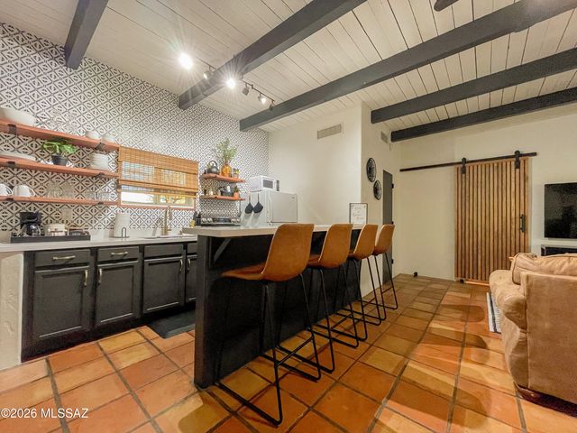 936 E Navajo Road, Tucson, AZ 85719