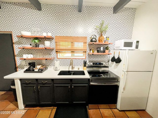 936 E Navajo Road, Tucson, AZ 85719