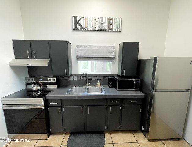 936 E Navajo Road, Tucson, AZ 85719
