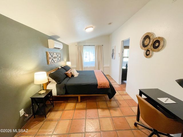 936 E Navajo Road, Tucson, AZ 85719