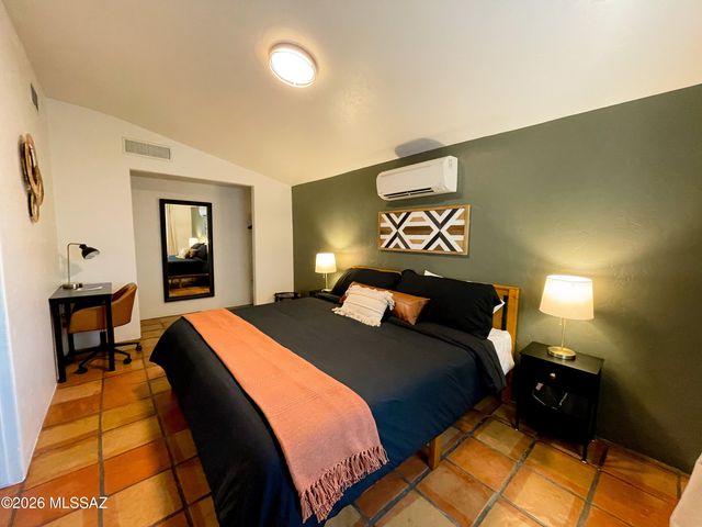 936 E Navajo Road, Tucson, AZ 85719