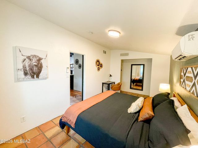936 E Navajo Road, Tucson, AZ 85719