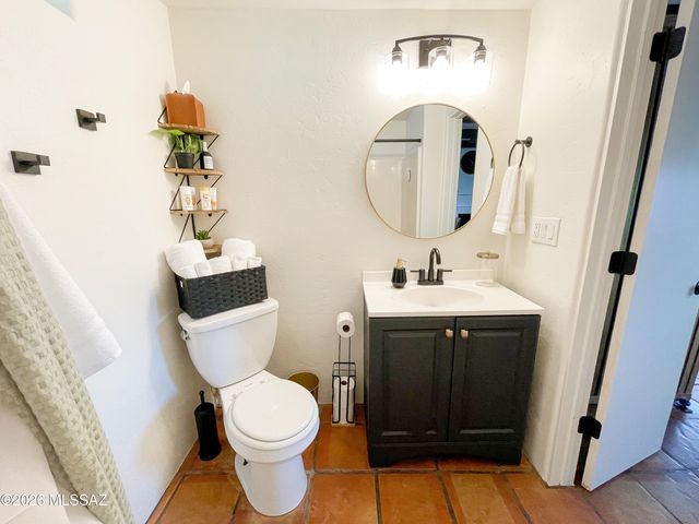 936 E Navajo Road, Tucson, AZ 85719