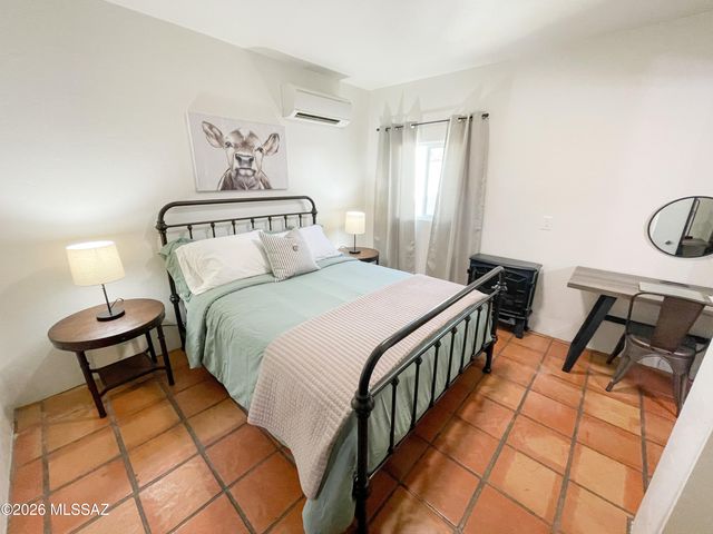 936 E Navajo Road, Tucson, AZ 85719