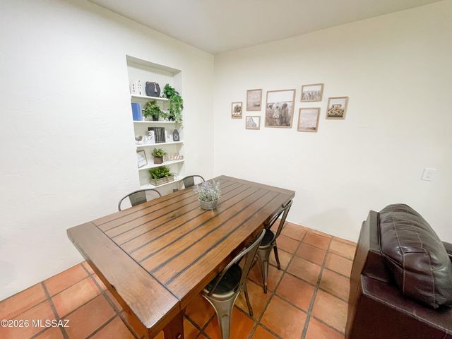 936 E Navajo Road, Tucson, AZ 85719