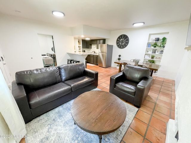 936 E Navajo Road, Tucson, AZ 85719