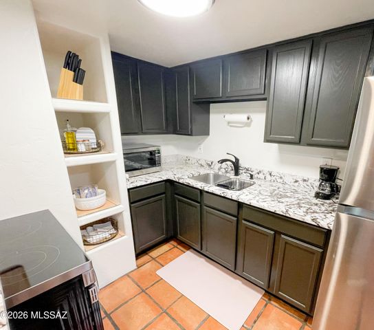 936 E Navajo Road, Tucson, AZ 85719