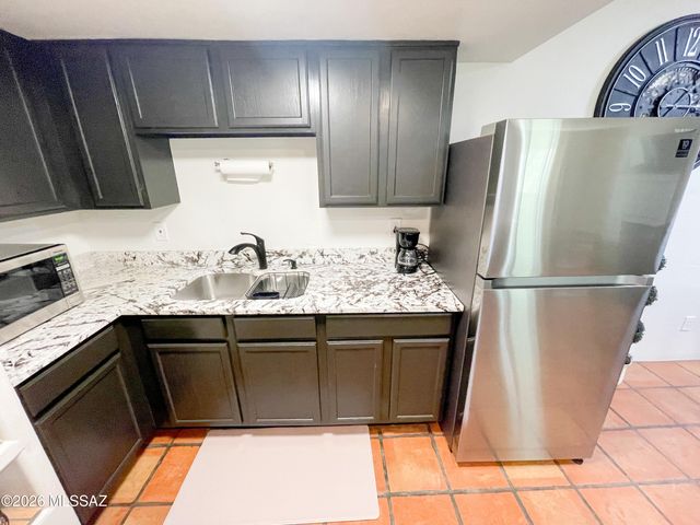 936 E Navajo Road, Tucson, AZ 85719