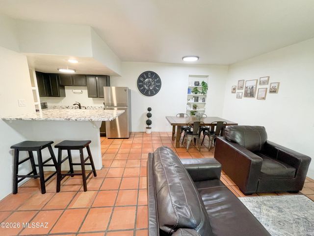 936 E Navajo Road, Tucson, AZ 85719