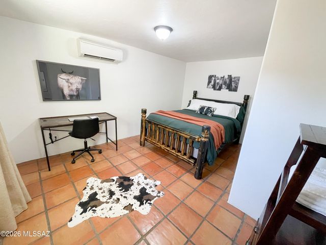 936 E Navajo Road, Tucson, AZ 85719