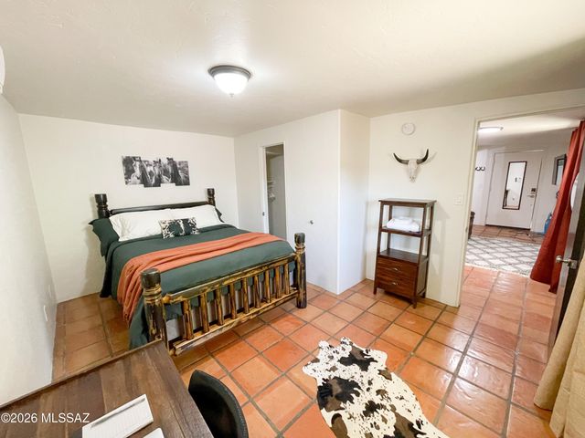 936 E Navajo Road, Tucson, AZ 85719