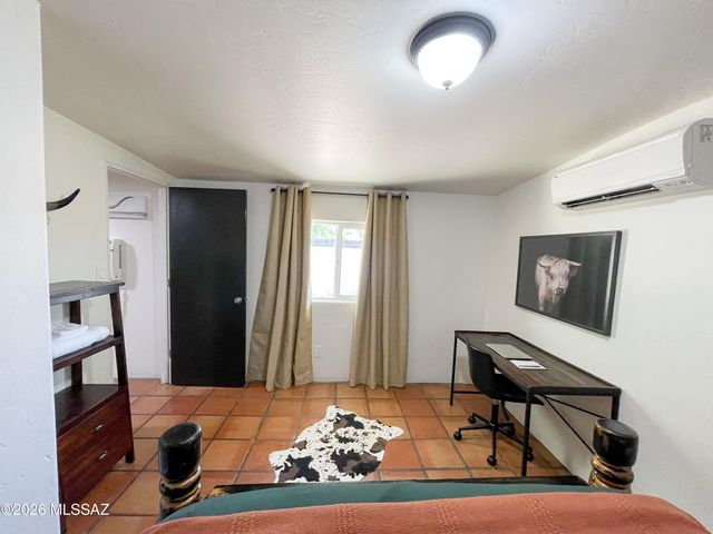 936 E Navajo Road, Tucson, AZ 85719