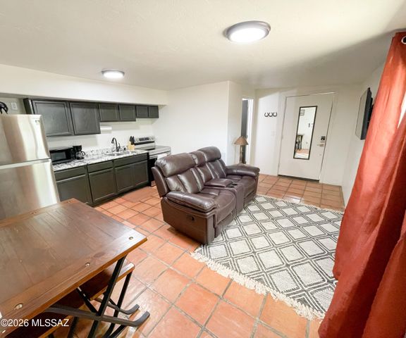 936 E Navajo Road, Tucson, AZ 85719