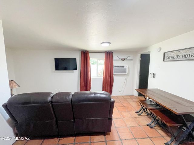 936 E Navajo Road, Tucson, AZ 85719