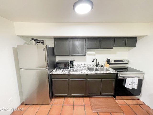 936 E Navajo Road, Tucson, AZ 85719