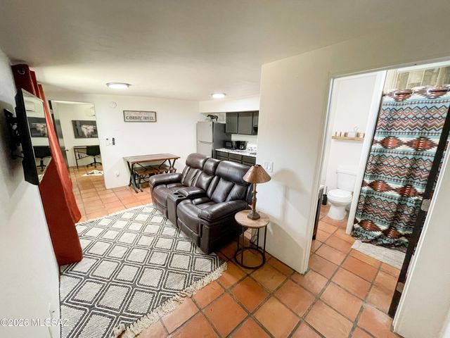 936 E Navajo Road, Tucson, AZ 85719