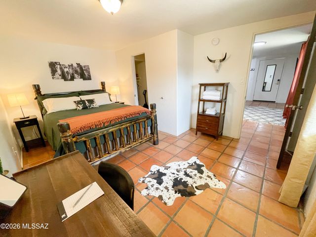 936 E Navajo Road, Tucson, AZ 85719