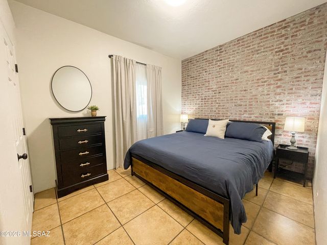 936 E Navajo Road, Tucson, AZ 85719