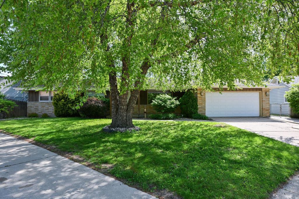 3825 Saint Clair STREET, Racine, WI 53402
