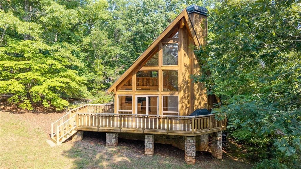 Image 6 of property listing at 464 Poole Road, Ball Ground, GA 30107