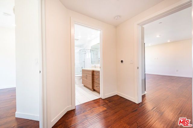 5531 La Mirada Avenue 202, Los Angeles, CA 90038