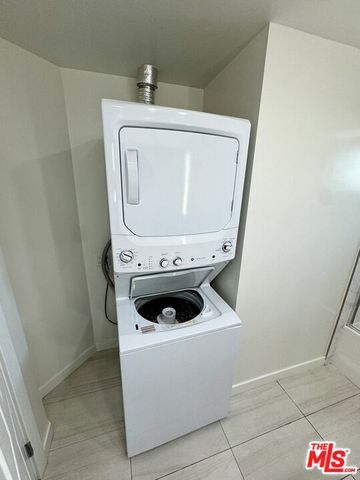 5531 La Mirada Avenue 202, Los Angeles, CA 90038