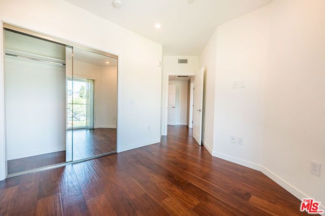 5531 La Mirada Avenue 202, Los Angeles, CA 90038