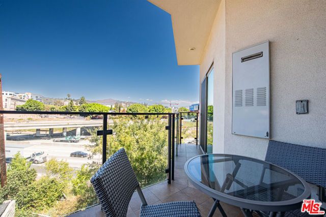 5531 La Mirada Avenue 202, Los Angeles, CA 90038