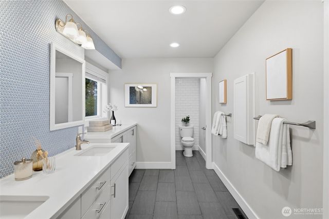 21505 W 84th Avenue W, Edmonds, WA 98026