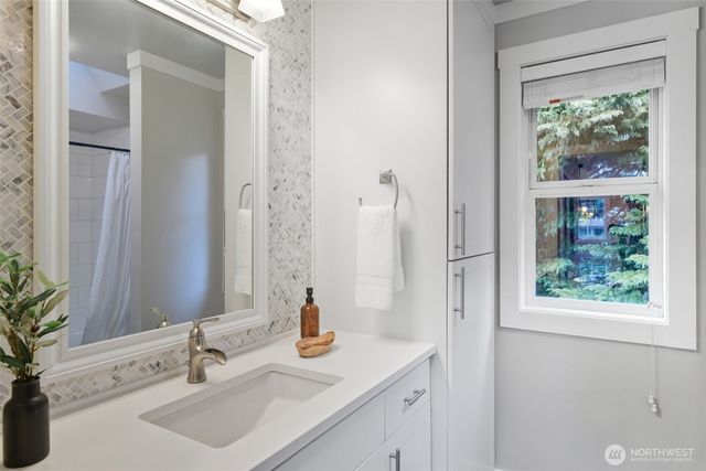 21505 W 84th Avenue W, Edmonds, WA 98026