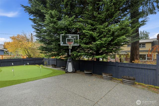 21505 W 84th Avenue W, Edmonds, WA 98026