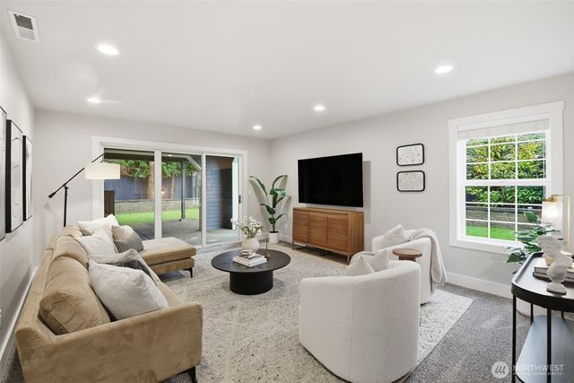 21505 W 84th Avenue W, Edmonds, WA 98026