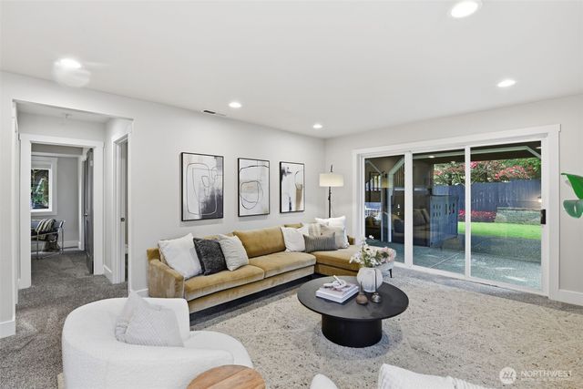 21505 W 84th Avenue W, Edmonds, WA 98026