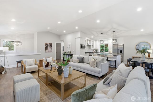 21505 W 84th Avenue W, Edmonds, WA 98026