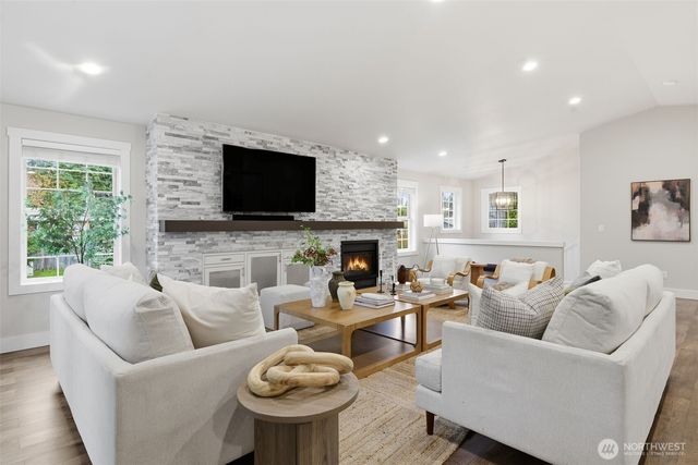 21505 W 84th Avenue W, Edmonds, WA 98026