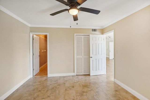3040 NE 16th Avenue 402, Oakland Park, FL 33334