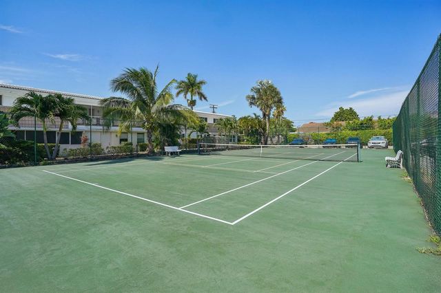 3040 NE 16th Avenue 402, Oakland Park, FL 33334