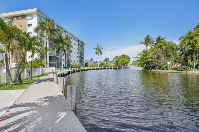 3040 NE 16th Avenue 402, Oakland Park, FL 33334