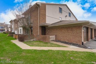 6715 Maple Lakes Drive 70, West Bloomfield, MI 48322